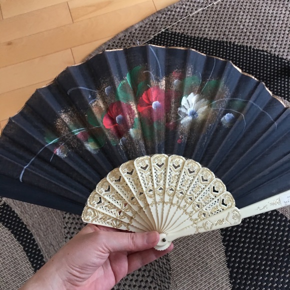 Accessories - Beautiful fan